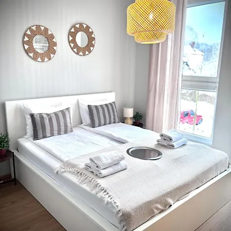 White Glove Wojska Polskiego Apartment *